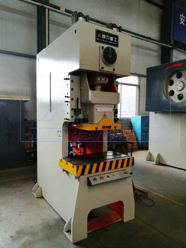 數(shù)控200噸氣動(dòng)沖床部件展示