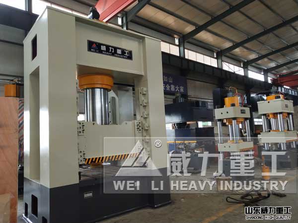 200噸閉式導(dǎo)軌液壓沖床