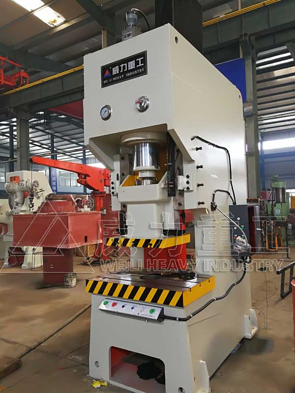 100噸C型液壓沖床車間調(diào)試