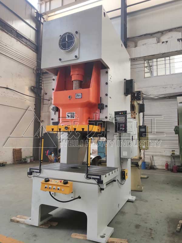 160噸氣動(dòng)沖床